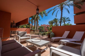 Precioso apartamento de planta baja en Las Salinas, Estepona